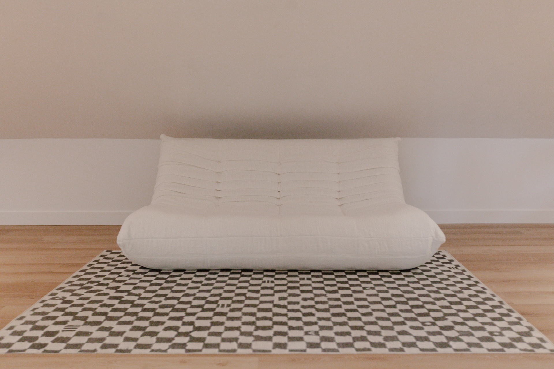 Silver Clam Lounge Area